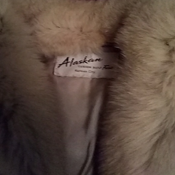 Fur Coat - Picture 2 of 4